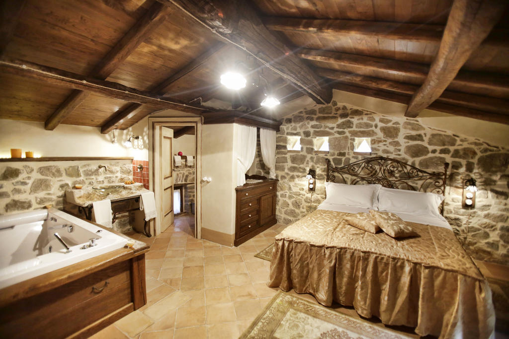 La Locanda Del Ruspante Castro dei Volsci Exterior foto